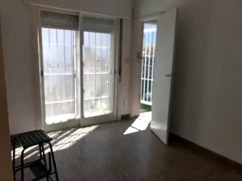 Depto Tipo Casa en Alquiler al Noreste