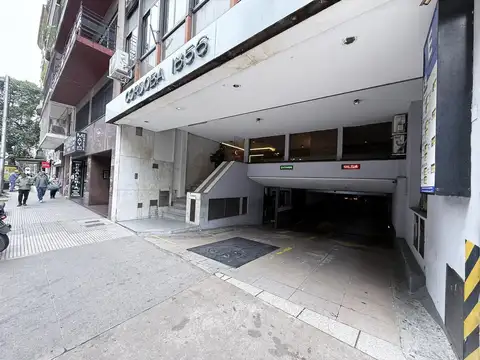 VENTA TERRENO Edificio en Block de Garage y Oficinas sobre Av. Córdoba 1800 - Ideal Inversión y Reno