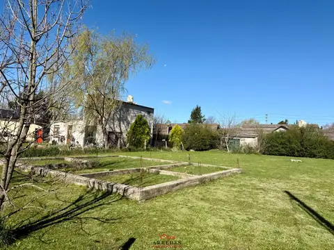 Venta · Lote con perforación, alambrado y encadenado · Parque Sakura 100