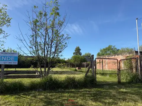 Venta · Lote con perforación, alambrado y encadenado · Parque Sakura