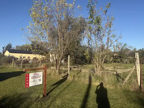 Venta · Lote con perforación, alambrado y encadenado · Parque Sakura