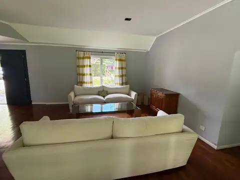 Casa en venta sobre lote de 1695,00 m²- Teresa Urdapilleta Propidades