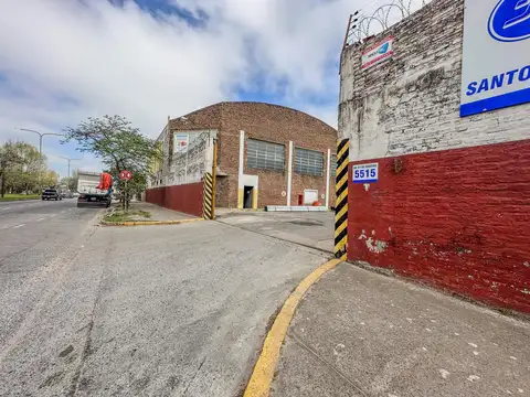 Galpon en Alquiler 2330m2 cubiertos  Playa de maniobras 1700m2 - Villa Soldati