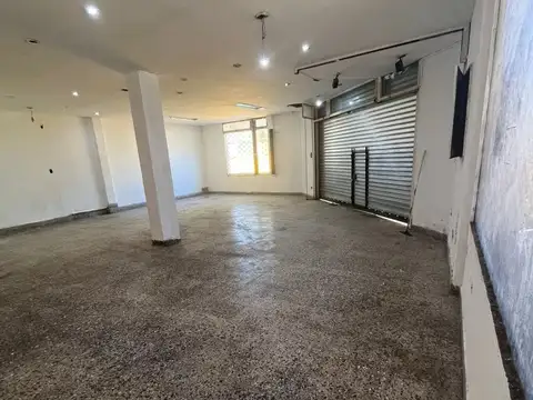 Local en Alquiler en Villa Riachuelo, $ 800.000