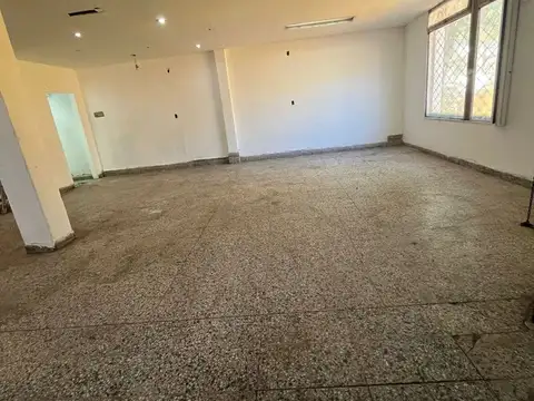 Local en Alquiler en Villa Riachuelo, $ 800.000