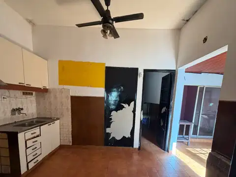 Caseros 100