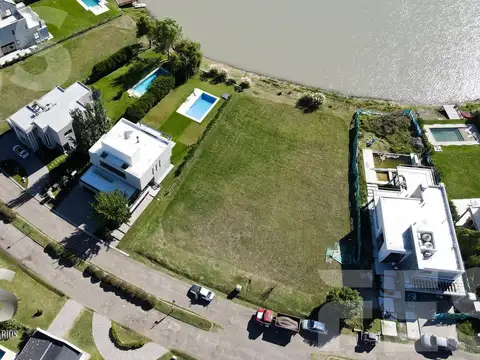 Lote terreno a laguna en venta en Barrio Santa Rita Corredor Canning san vicente