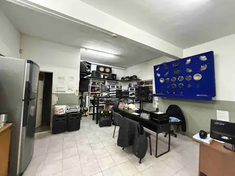 Avenida Hipólito Yrigoyen 900