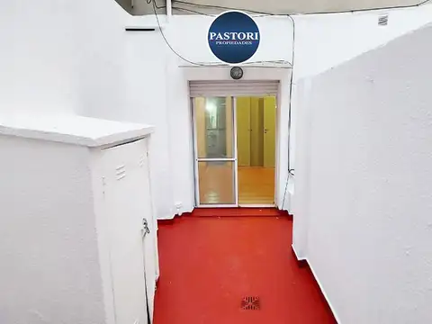 ALQUILER DEPTO DE UN AMBIENTE Y MEDIO CON PATIO