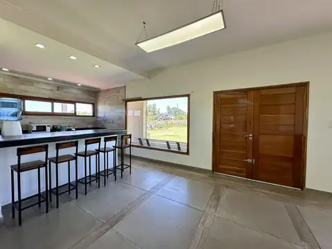 Casa 3 ambientes con 2 baños