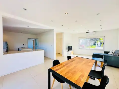 Casa en Venta con 6 cocheras