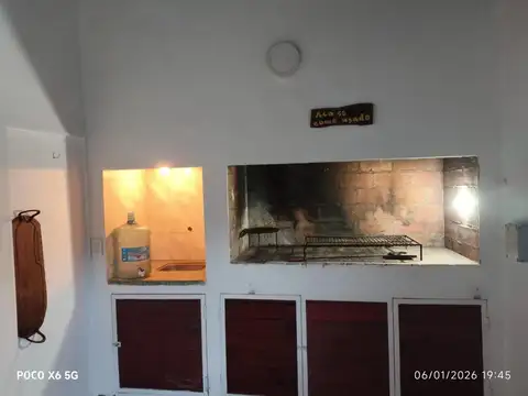 Casa 6 ambientes con 2 baños