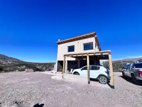 Casa 3 ambientes con 2 baños