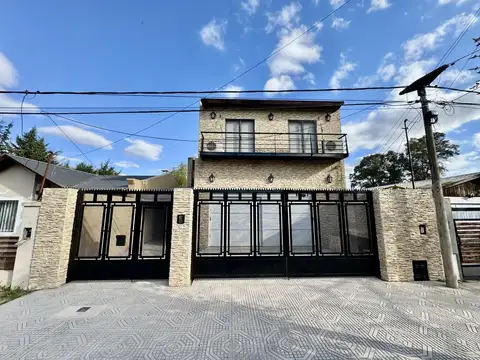 Casa de 4 dormitorios en Funes