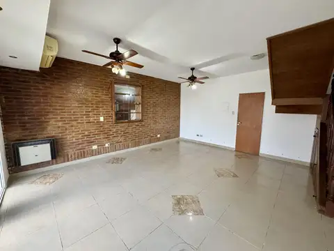 Casa en Venta con 4 cocheras