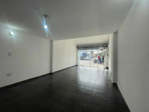Local en Alquiler en Villa Belgrano, $ 700.000