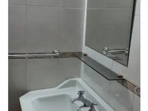 Casa  y Gapón Interno. Bv Oroño 5851  A