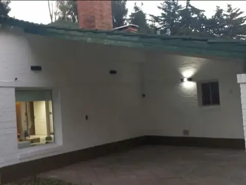 Casa 5 ambientes con 4 baños