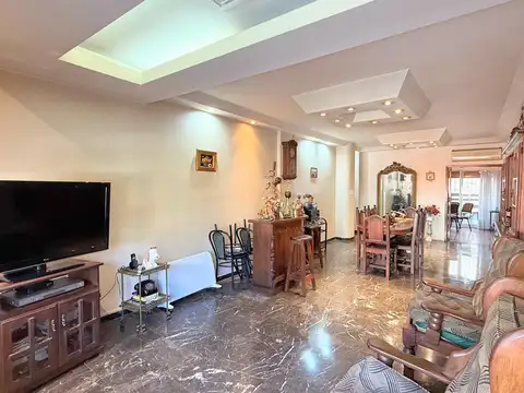 Depto Tipo Casa en Venta 50 años