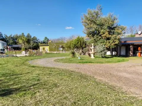 Linda casa quinta en barrio Chacras de Tomás Jofre 