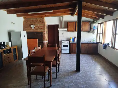 Casa 4 ambientes con 3 baños