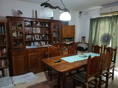 Casa 3 ambientes con 2 baños