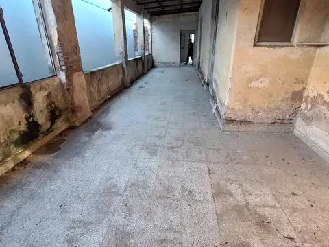 Venta Quilmes Oeste. Casa a demoler.