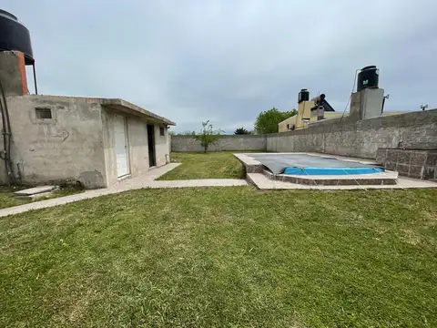 Casa en Venta con 3 cocheras