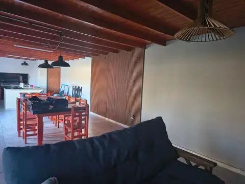 Casa en Venta con 5 cocheras