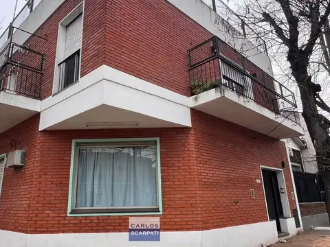 Depto Tipo Casa en Alquiler de 4 ambientes