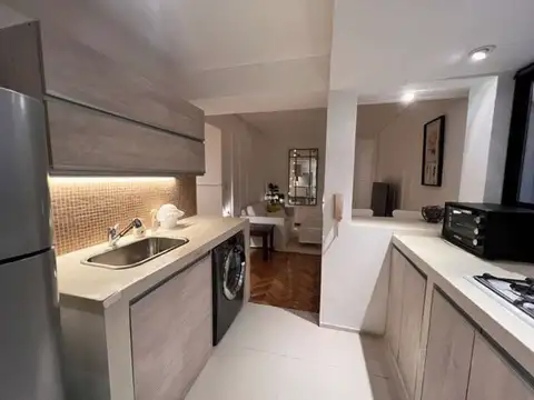 Santos Dumont 2400, Piso 1