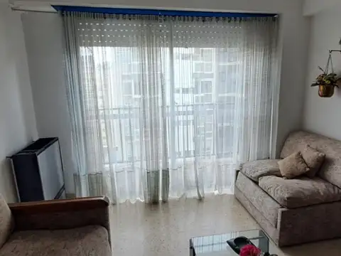 SE VENDE CON AMOBLADO