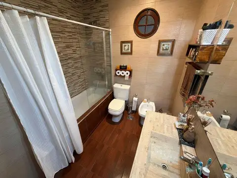 Casa en venta c/ cochera en San Cristóbal
