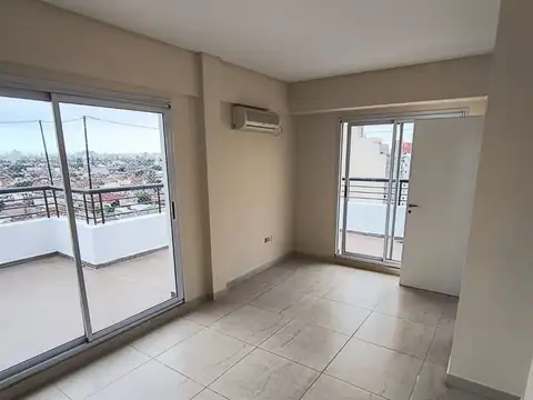 2 AMBIENTES AL FRENTE CON BALCON ATERRAZADO