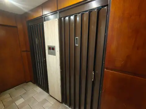 VENTA MONOAMBIENTE RECICLADO Y EQUIPADO