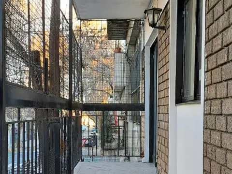 Departamento 3 Amb C/balcón Frente Dean Funes 1400 - San Cristóbal USD 82.000.-