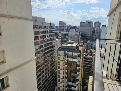 Federico Lacroze 1900, Piso 21