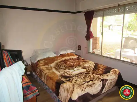 Casa 7 ambientes con 2 baños