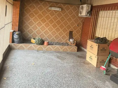 EXCELENTE DTO TIPO CASA DE 4 AMBIENTES