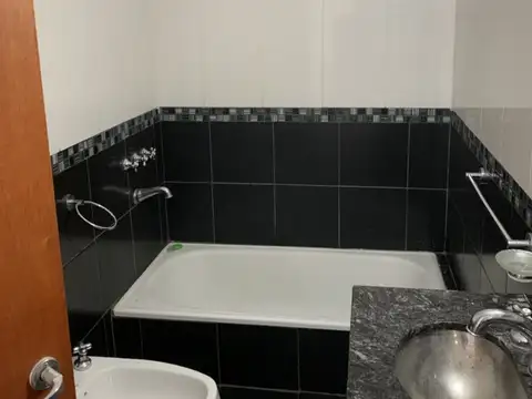 DPTO 2 AMB. 1º PISO AL FRENTE CON BALCON 50% EFVO Y RESTO FINANCIADO