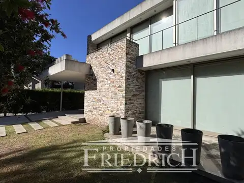 Casa en Alquiler de 3 dormitorios