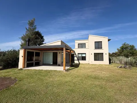 Casa en alquiler de 3 dormitorios en Invernadero, San Lorenzo Chico