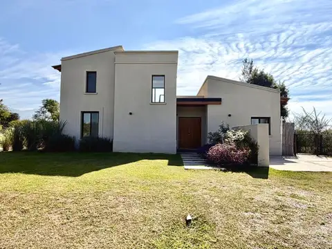 Casa en Alquiler de 3 dormitorios