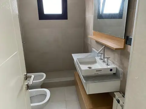 Departamento en Alquiler en Zarate, $ 950.000