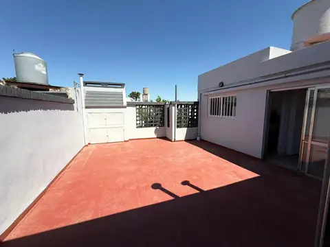 Depto Tipo Casa en Venta al Este