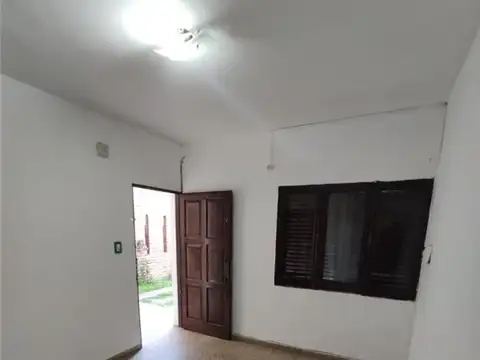 Casa en Alquiler con 1 cochera