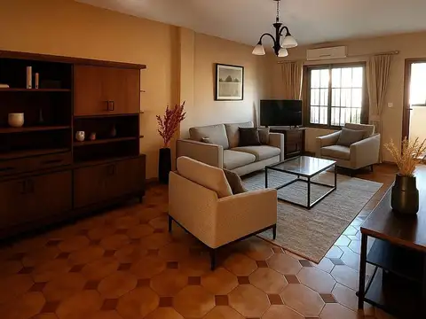 Monseñor Tomás Solari 1500