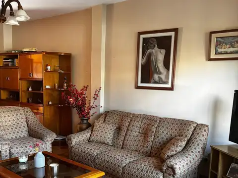 Depto Tipo Casa en Venta 42 años