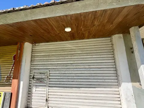 Local en Alquiler en Constitucion, $ 400.000