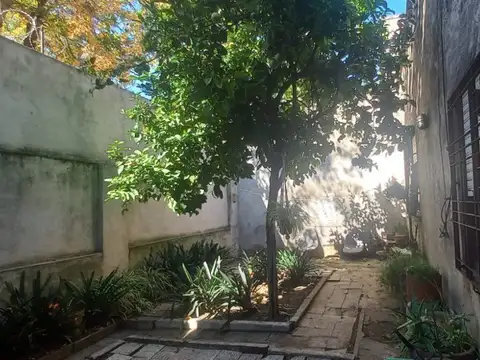 CASA EN VENTA CON PATIO